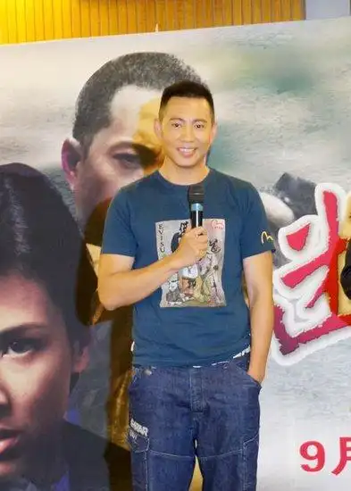 谷智鑫在《断刺》发布会上侃侃而谈