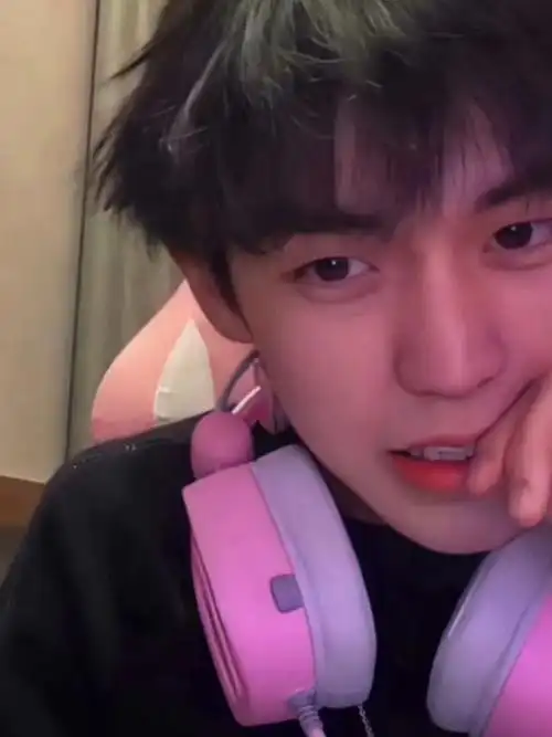 18余庆伟的壁纸