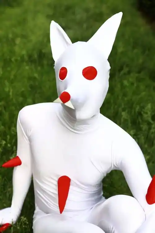 他以兽装新肖像隐喻虚拟时代的现实性艺术栗子