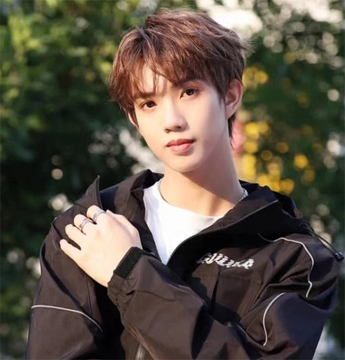 最新男生短发推荐 帅气韩式微分发型_男士短发 - 美发站