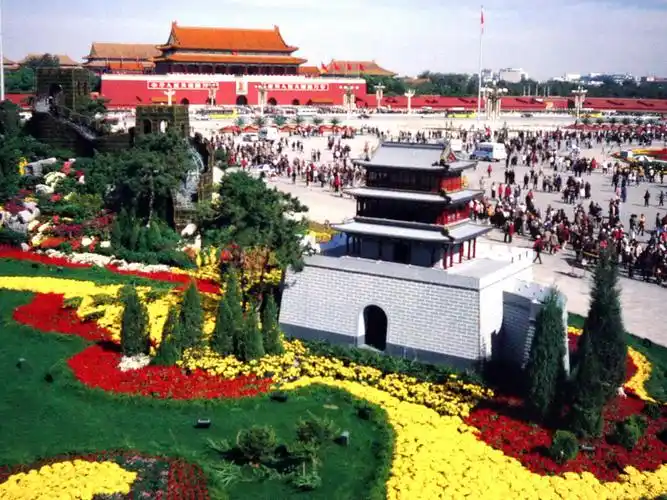 2003年国庆节天安门广场花坛