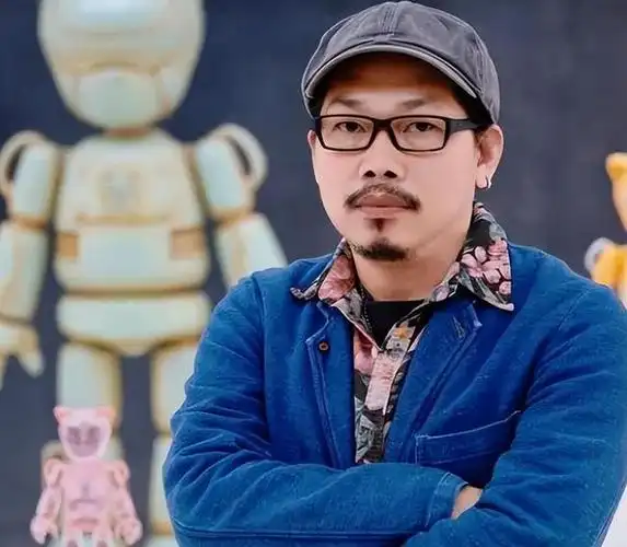 然而,写给韩国男团的歌词真的让人捧腹不已.