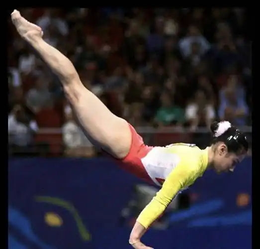 因发育过猛,无缘国家游泳队,4位转战娱乐圈的美女运动员_刘轩_左小青