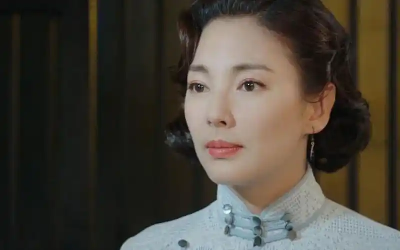 当《粉红色的回忆》遇上《旗袍美探》,张雨绮12年后旗袍装,依旧惊艳