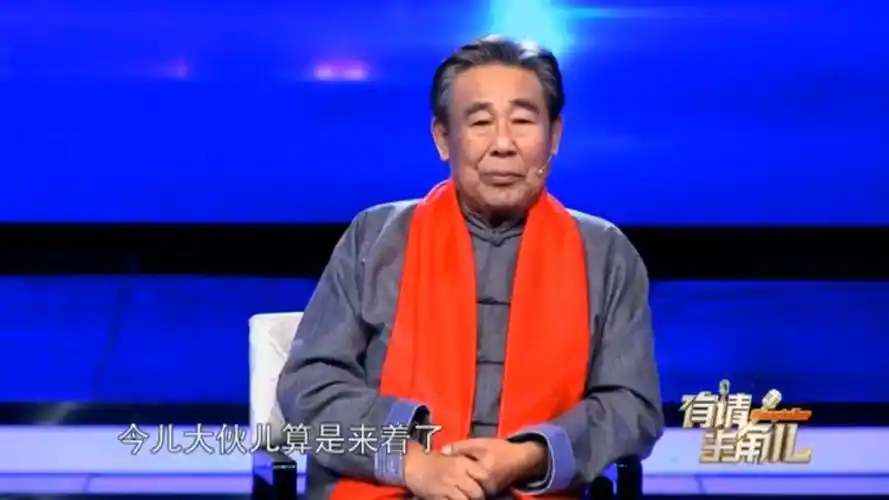 现场观众出题即兴表演,春晚老戏骨李文启爆笑飙演技