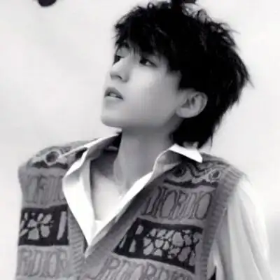 王俊凯粉色头像