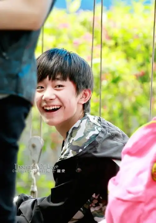 易烊千玺电影小小的我