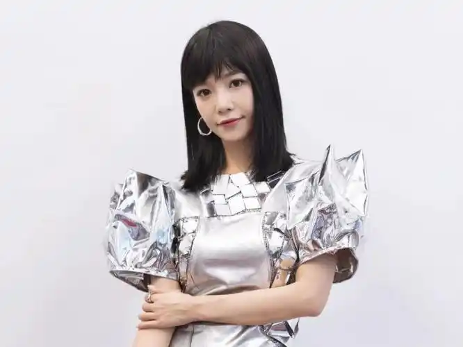 "等风来不如追风去" 蒙面唱将赵露揭面之——幕后记录