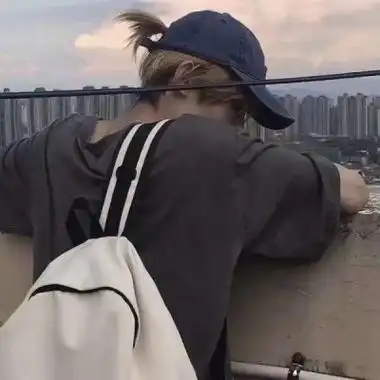 温柔又很帅气的精致男生头像