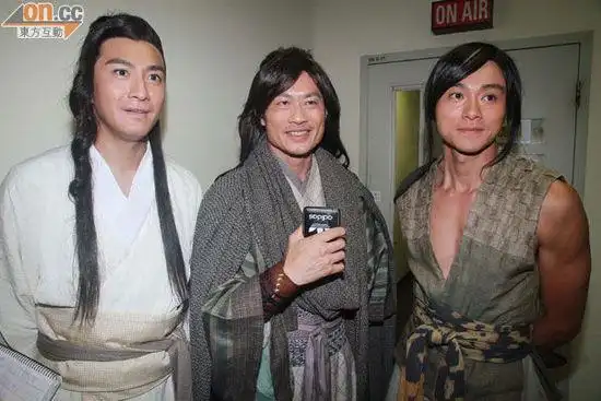 马国明(左起),黄德斌及黄浩然的古装扮相非常搞笑