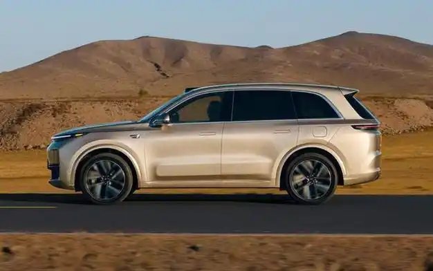 新车|内饰|谍照|suv|混合动力|理想l6|问界m7|豪华配置_网易订阅