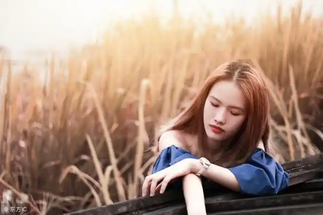 陈雅被婆婆的声音刺痛了,顿时眼泪忍不住地流了下来.