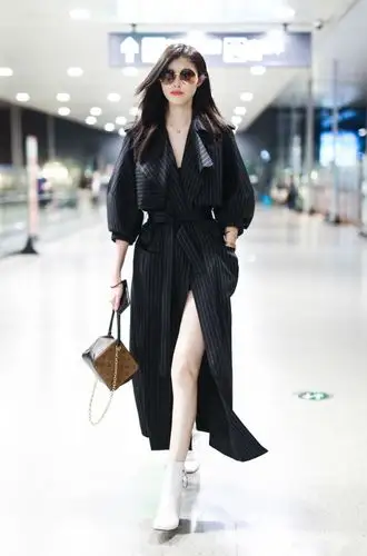 原创超模就是超模何穗白到发光腿精本人实锤