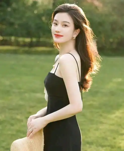 想要成为精致的女人就要学会穿衣打扮温柔穿搭就很好看