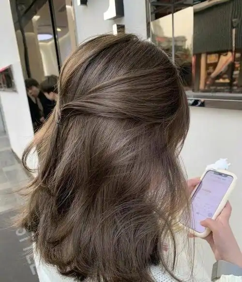 秋冬染发什么颜色更好看2020流行这几种颜色时髦又个性