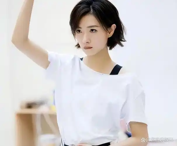 曾经,娱乐圈女明星万茜被外界称为"不婚族".