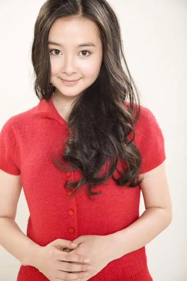 如今学业有成的杨丽晓又将开始了新一段的演员生涯,她将用新的作品