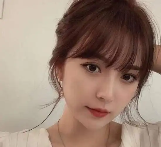 刘海发型女2021年新款,独具风格的刘海发型