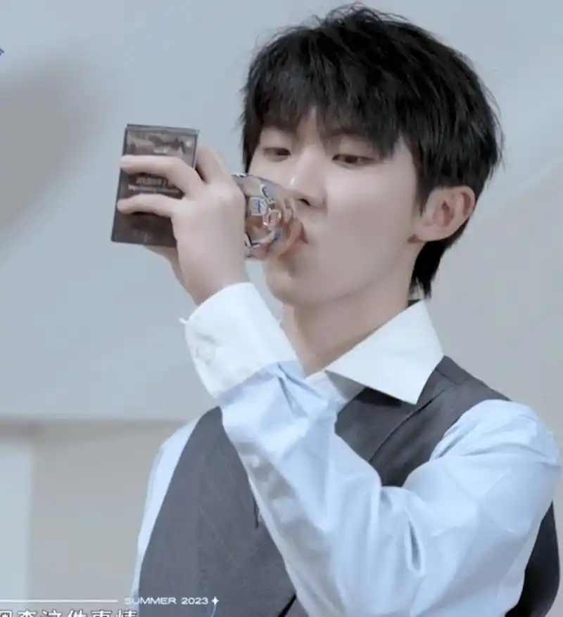 马嘉祺假哭#马嘉祺你别太可爱了,装哭的样子真的让人很反差,这样的