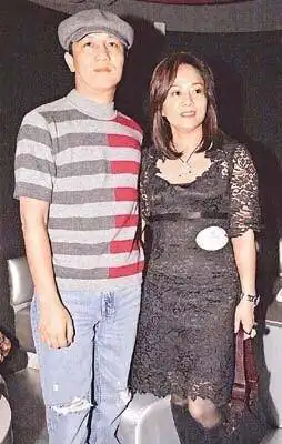 对周正毅的家世一无所知么男方有今天的成就都是毛玉萍陪着打拼起来的