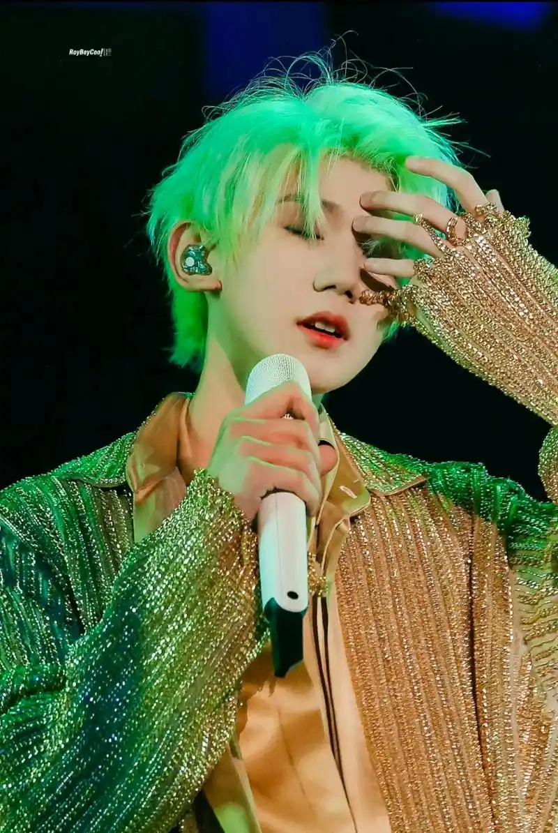 王源照片98.王源值得98#王源巡回演唱会 - 抖音