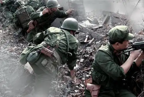 对越自卫反击战中的"战斗英雄", 付出的代价有点大, 是真英雄!