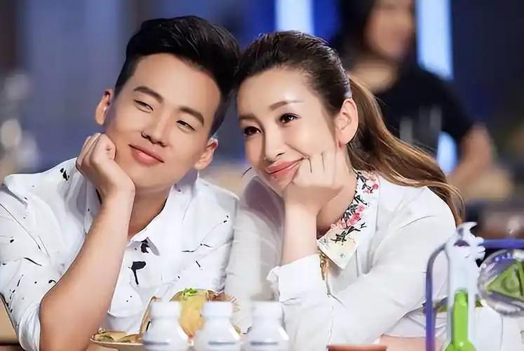 原创郭德纲帮儿子征婚郭麒麟忙着给父亲制造绯闻他们真是一对活宝