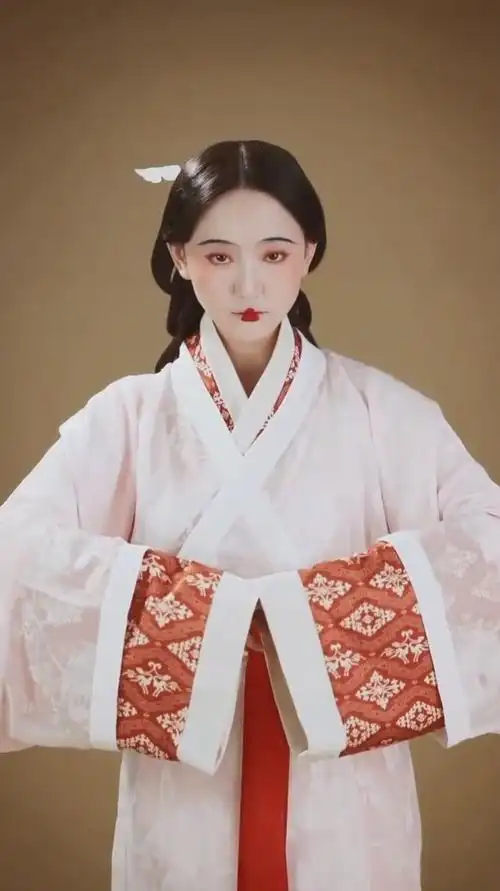 汉朝曲裾妆容|最具温婉含蓄的美-度小视