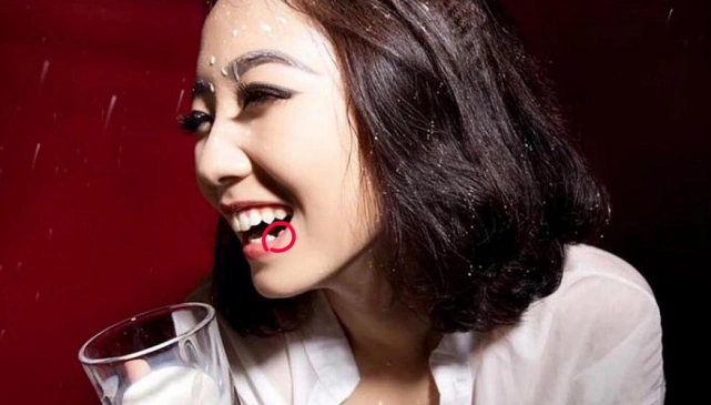 火箭少女c位大佬孟美岐,满脸牛奶旧照被扒,粉丝:这不是孟美岐