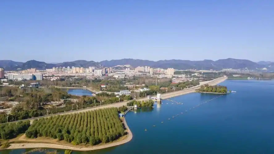 于桥水库是我市主要的饮用水源地,被誉为津门"大水缸".