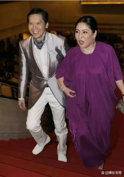 陈岚紧握着丁佩的手,坦言道:"大姐,你愿意主动离开吧,我和阿强是真挚