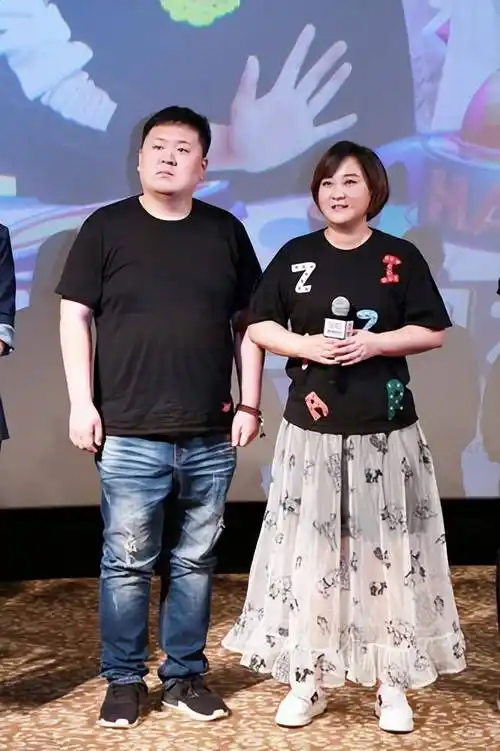 著名导演爆料:贾玲的成功离不开两个男人,现在她该领证生娃了_孙集