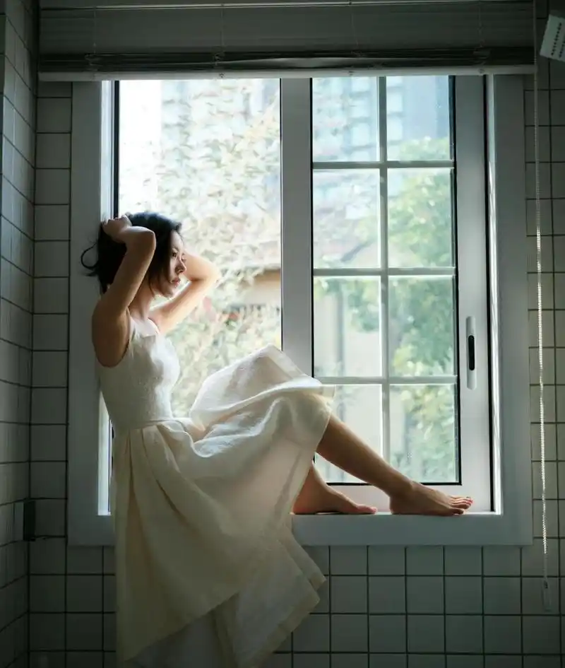 赵今麦美腿玉足合集