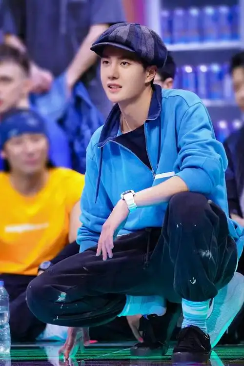 王一博背小粉包##王一博这就是街舞