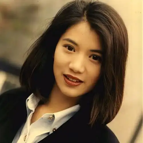 52岁袁咏仪近照曝光,素颜颜值依旧能打,给爆改明星好好上了一课_腾讯