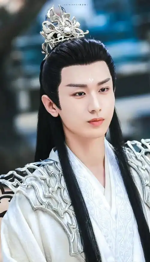 网评90后古装美男top10肖战杨洋难分轩轾成毅龚俊绝帅刘学义光头都