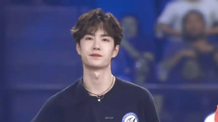 季向空王一博头像王一博壁纸喜欢收藏.图源各处,侵删.