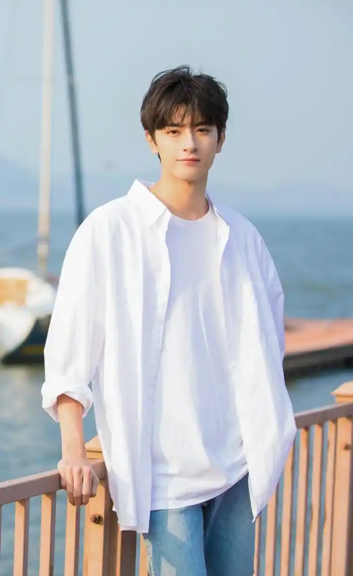 林一太会亲了吧徐璐与其吻戏深情款款家族基因强大弟弟颜值逆天