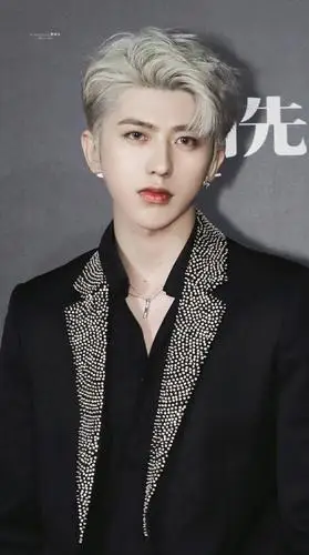 银发蔡徐坤永远滴神时尚先生盛典红毯及内场高清饭拍分享