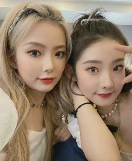 张艺凡取关陈卓璇硬糖少女内部矛盾陈卓璇发文疑似回应