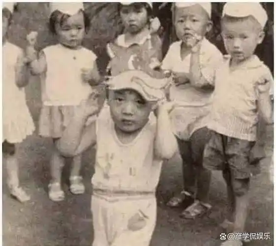 原创撒贝宁小时候的事迹有多炸裂竟然成为人人喊打的过街老鼠