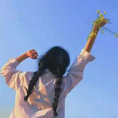 春天拿花一男一女不露脸情头图片,情侣头像图片