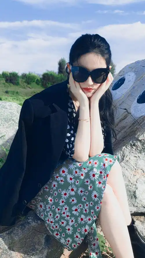 刘亦菲秋日灵感大片～假期出游照