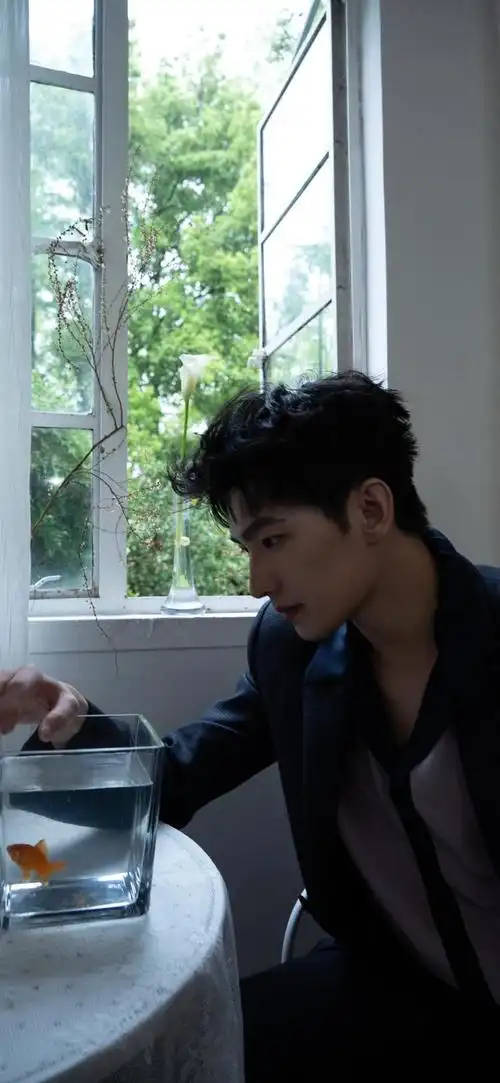 今天,我们为大家带来的是杨洋的专属壁纸,让你在繁忙的生活中,随时都