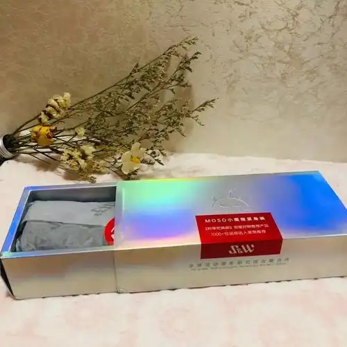 99这款小魔瘦紧身裤的面料摸起来就爱上了,手感细腻柔软,弹性非常高