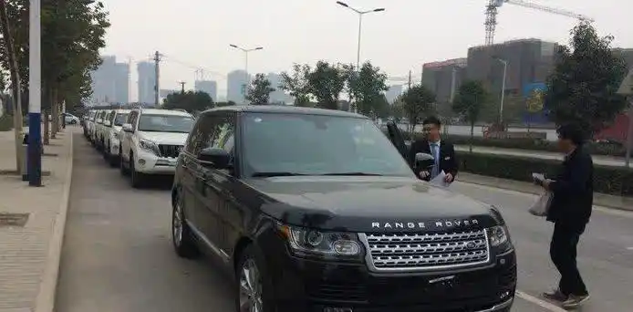 代驾有多赚钱小哥一个月赚5万轻松提路虎怎么回事