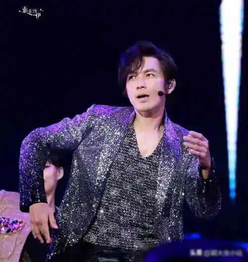 原创明星娱乐钟汉良肖战王一博张艺兴鹿晗迪丽热巴ab及宋祖儿新动态