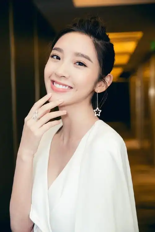 唐艺昕——古灵精怪的短发"祺贵人"