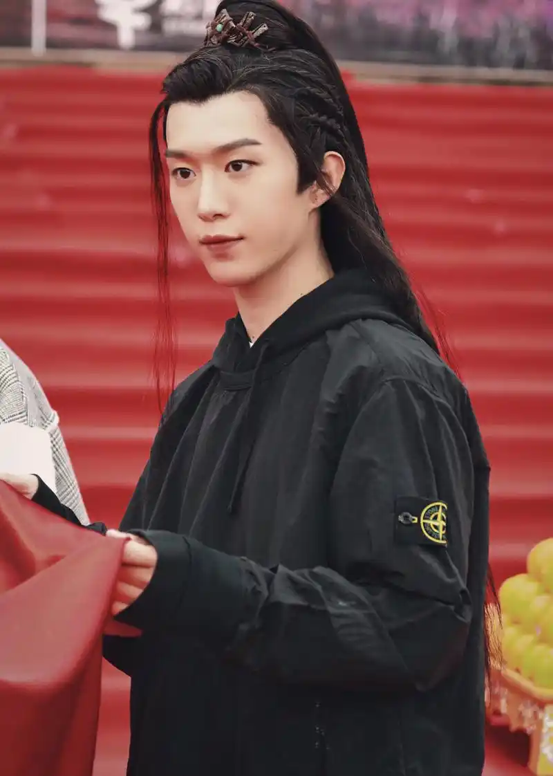 范丞丞首次接拍古装剧,这造型和姐姐是天壤之别?