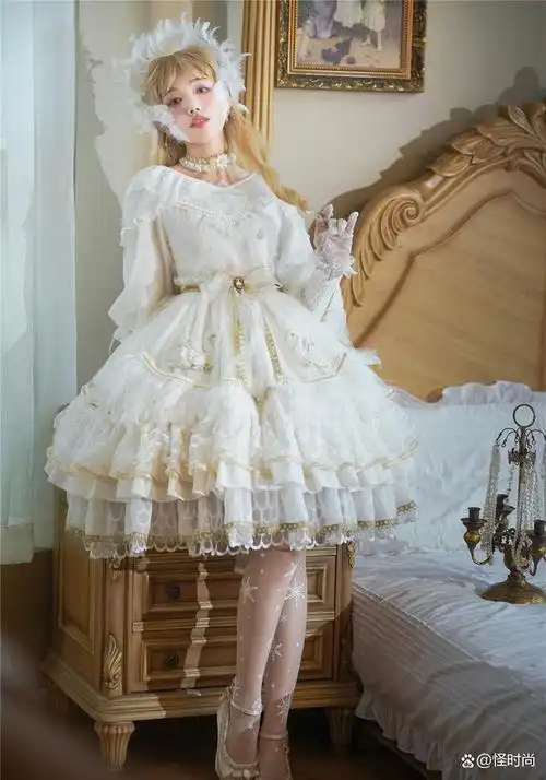 今天为大家推荐的是一款洛丽塔小裙子,名为"羽毛裙".